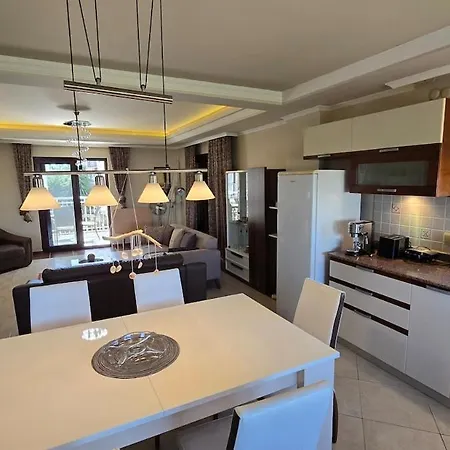 Villarinda Apartment Side