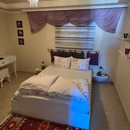 Villarinda Apartment Side